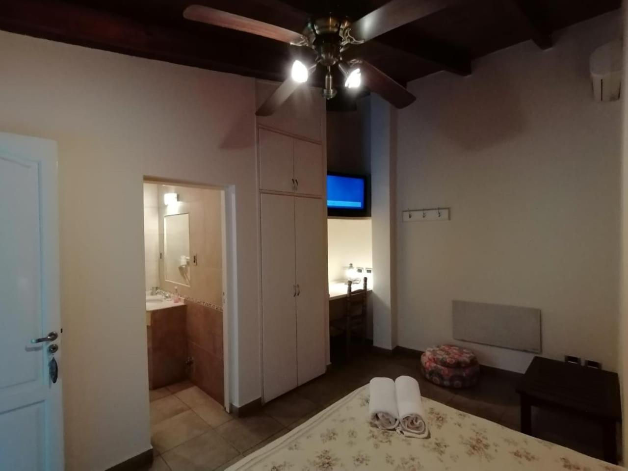 Alamo Hostel&suites Hostal