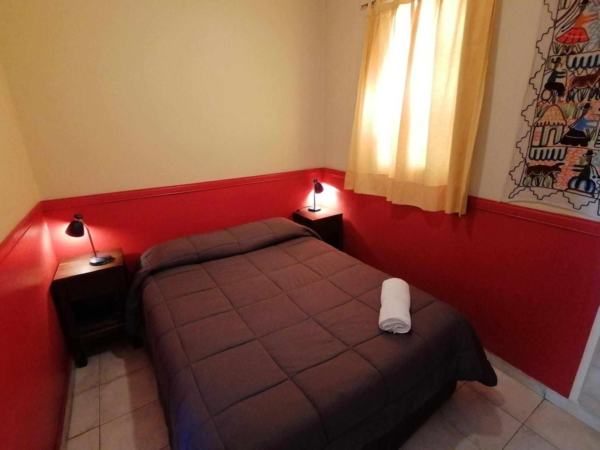 Alamo Hostel&suites Hostal